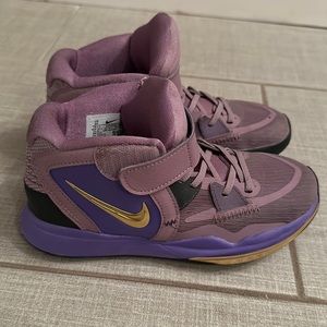 Girls US 2Y limited edition Kyrie Nike High Tops